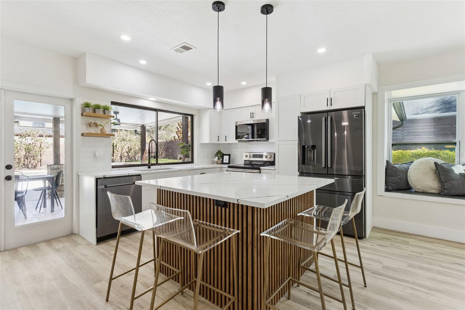 Image 8 of 37 For 407 Forest Road