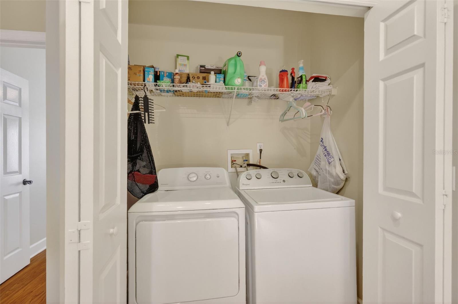 Image 22 of 66 For 111 Steele Street