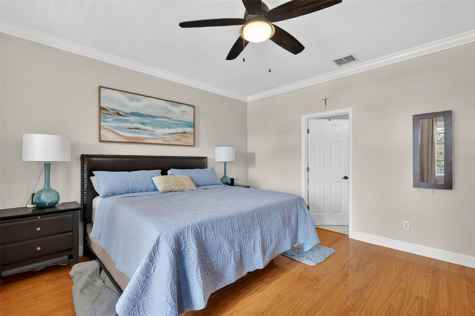 Image 24 of 66 For 111 Steele Street