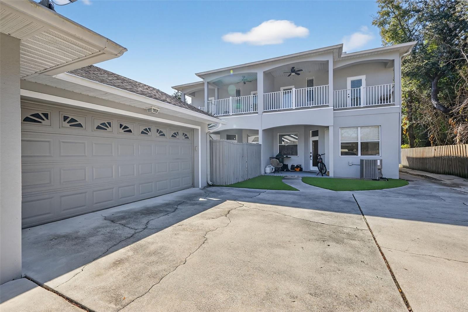 Image 3 of 66 For 111 Steele Street