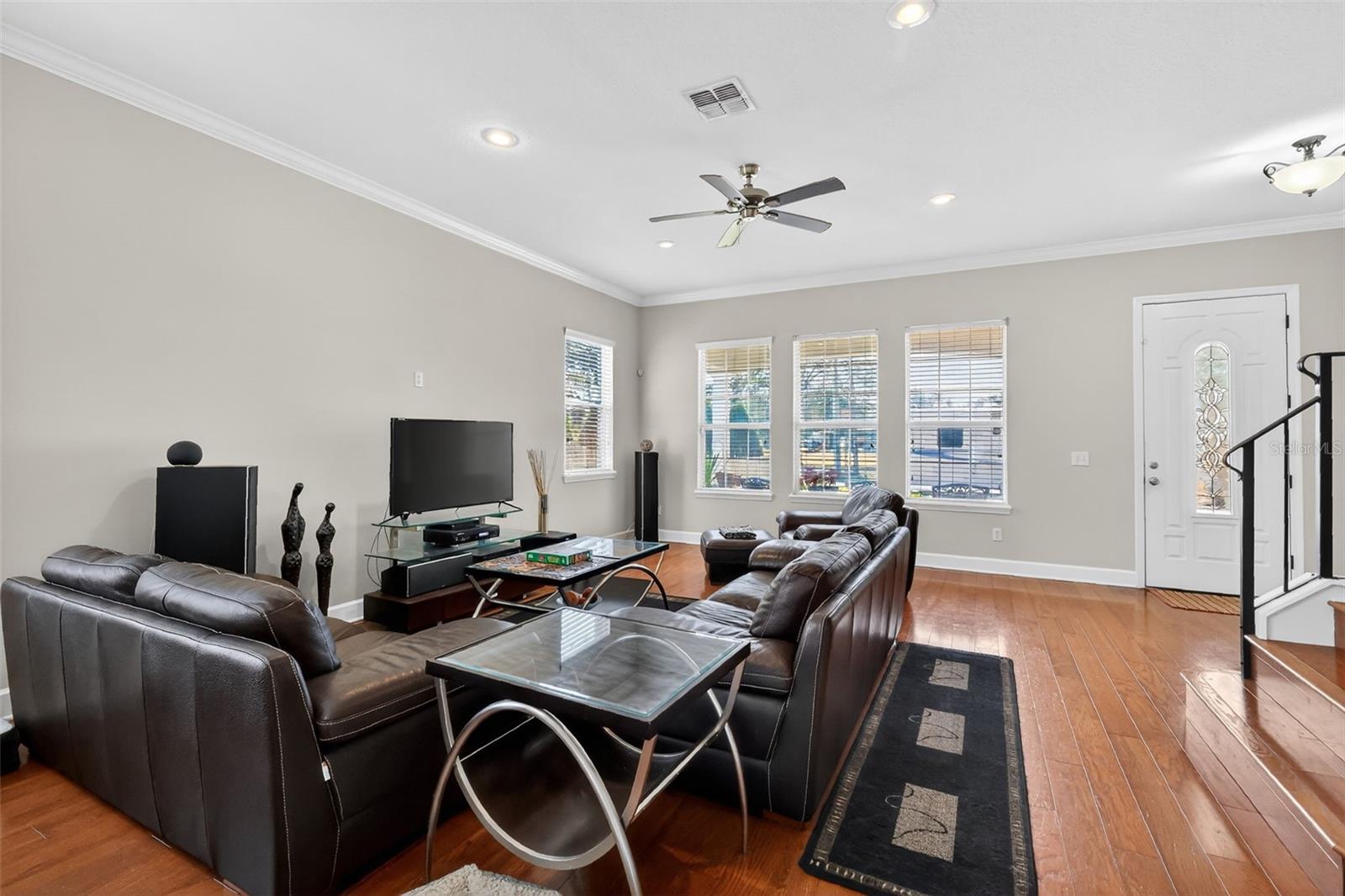 Image 35 of 66 For 111 Steele Street