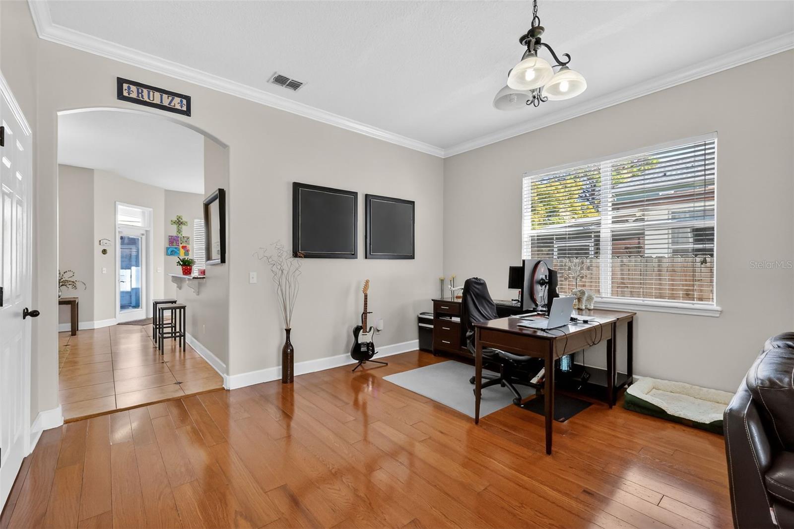 Image 36 of 66 For 111 Steele Street