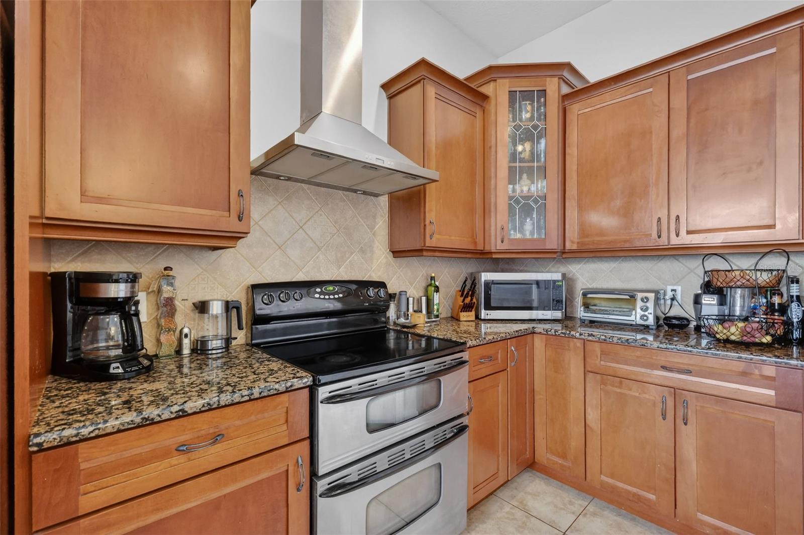 Image 43 of 66 For 111 Steele Street