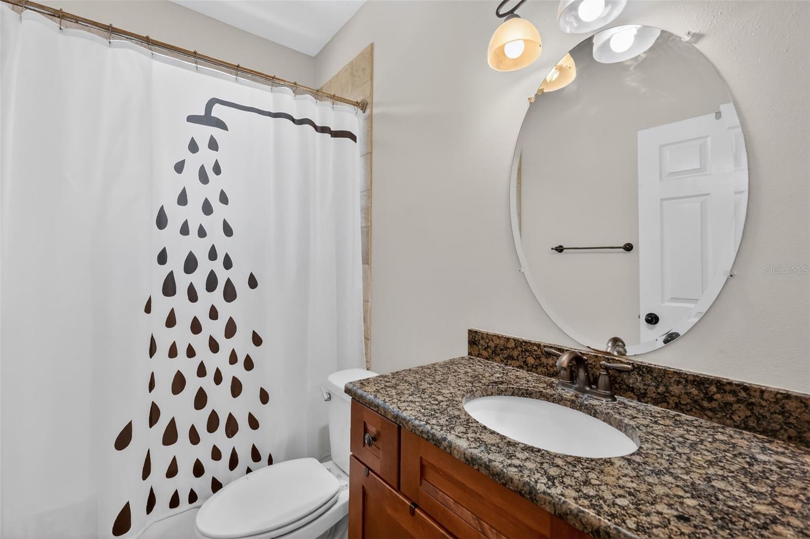 Image 51 of 66 For 111 Steele Street