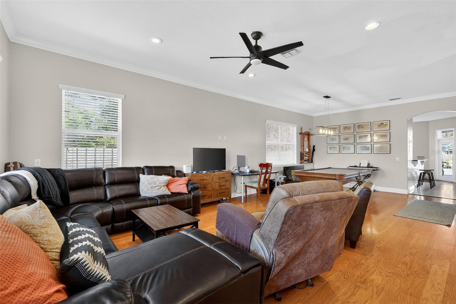 Image 9 of 66 For 111 Steele Street