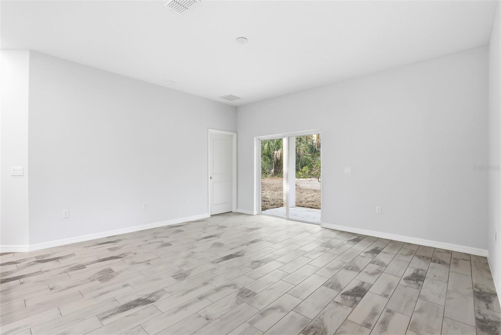 Image 15 of 54 For 808 Campello Street