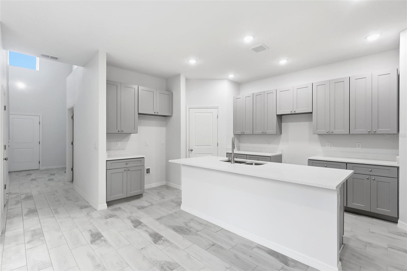 Image 6 of 54 For 808 Campello Street