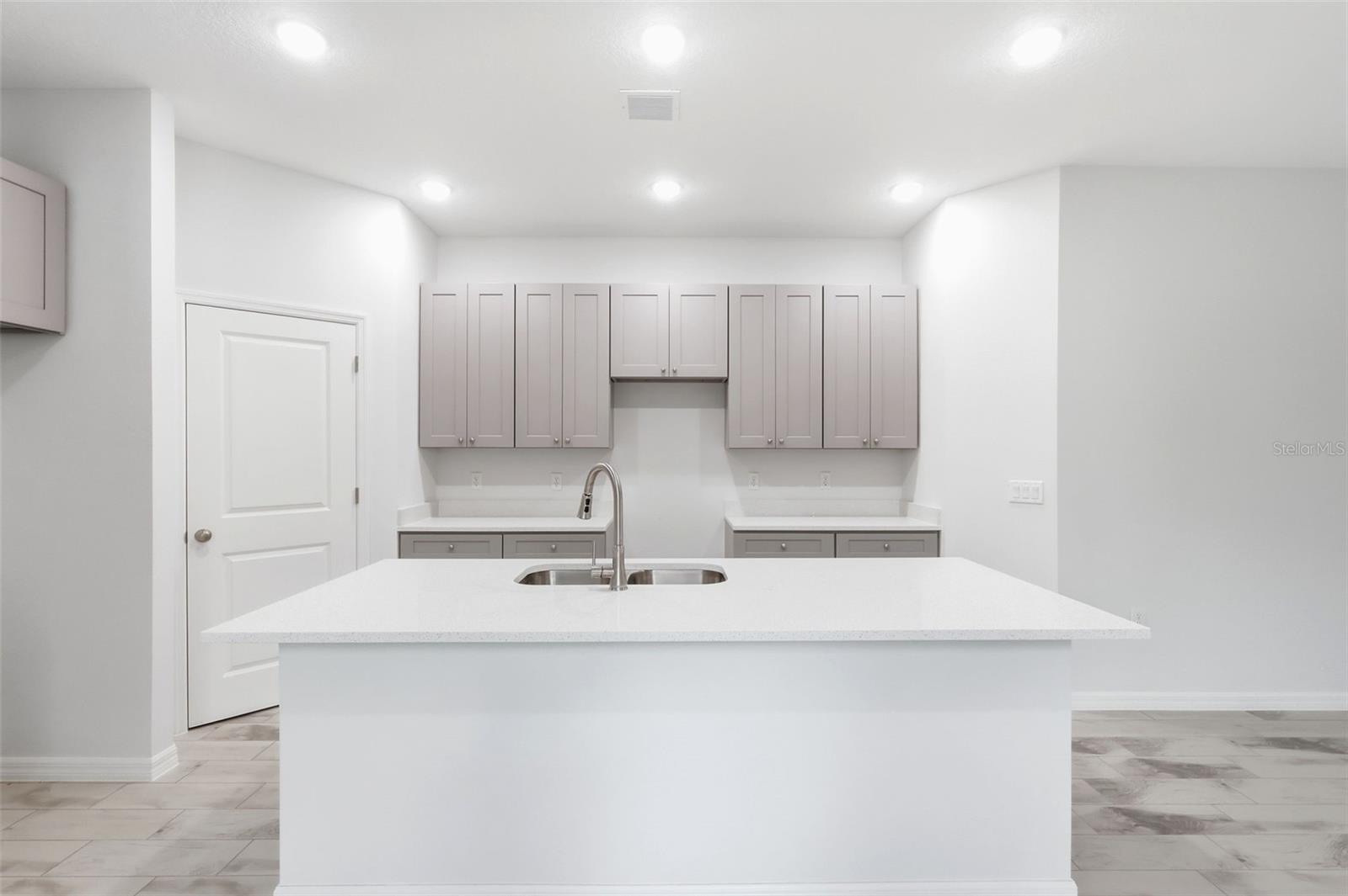 Image 8 of 54 For 808 Campello Street