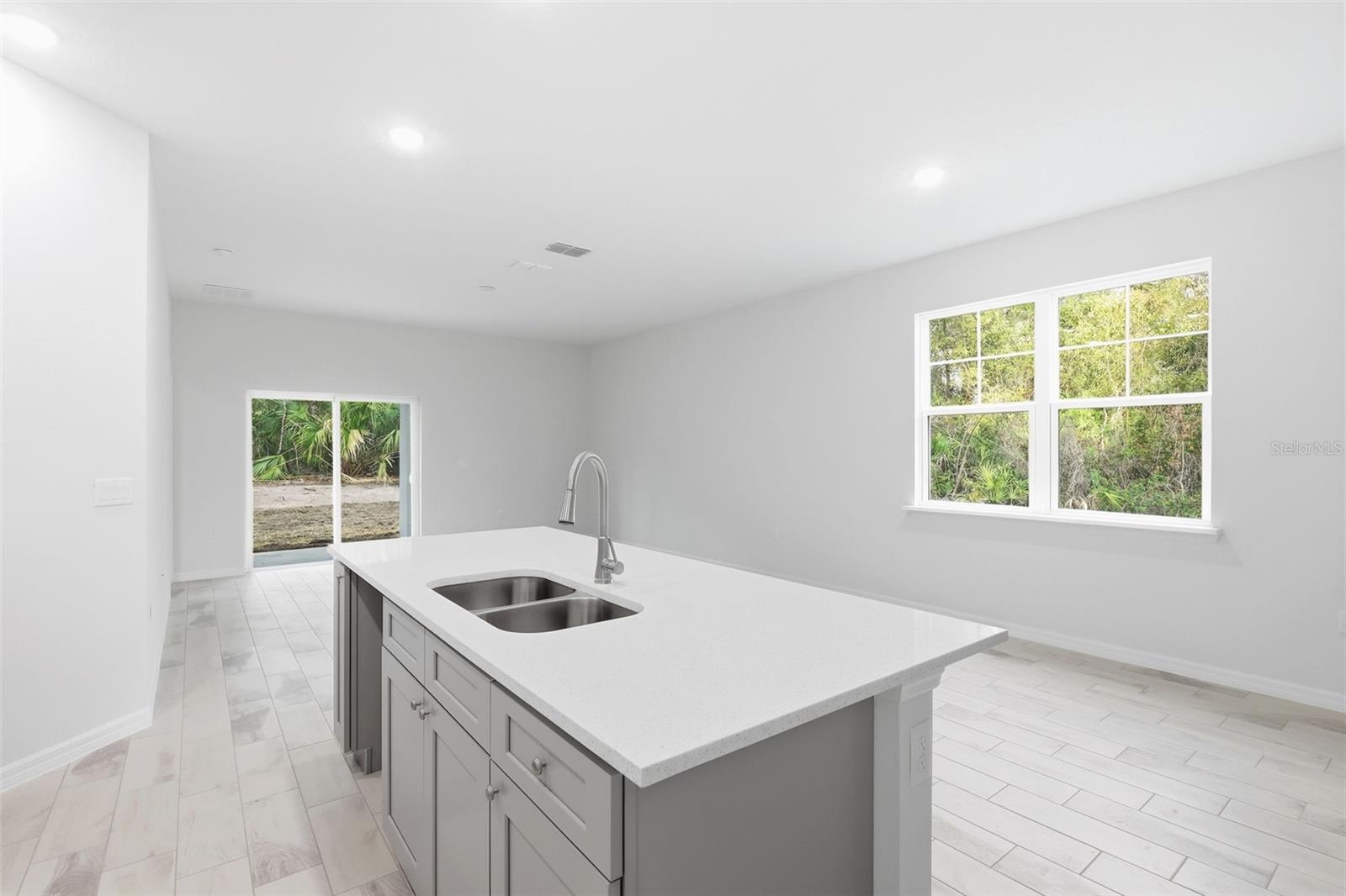 Image 9 of 54 For 808 Campello Street