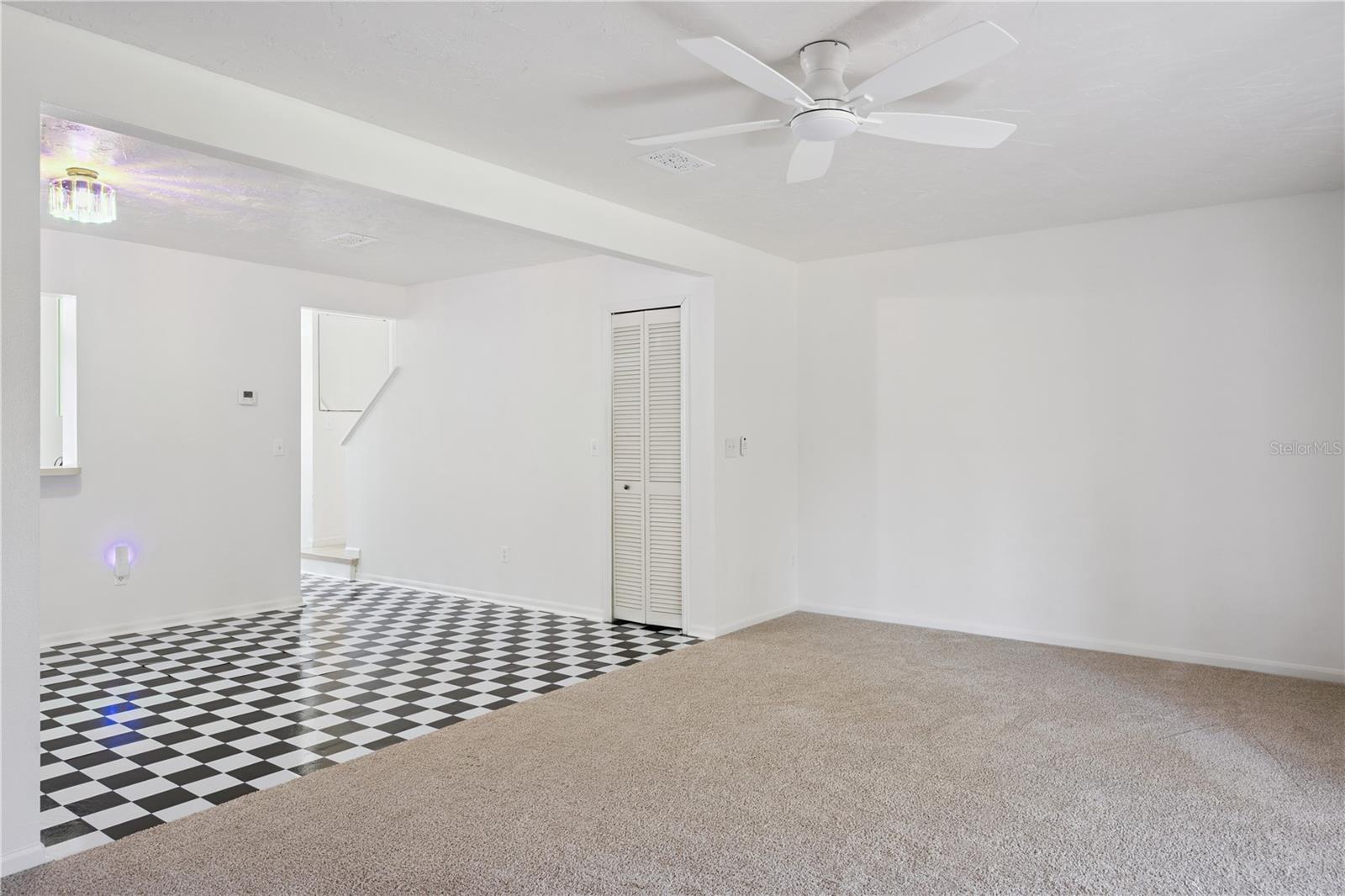 Image 14 of 37 For 565 Green Spring Circle