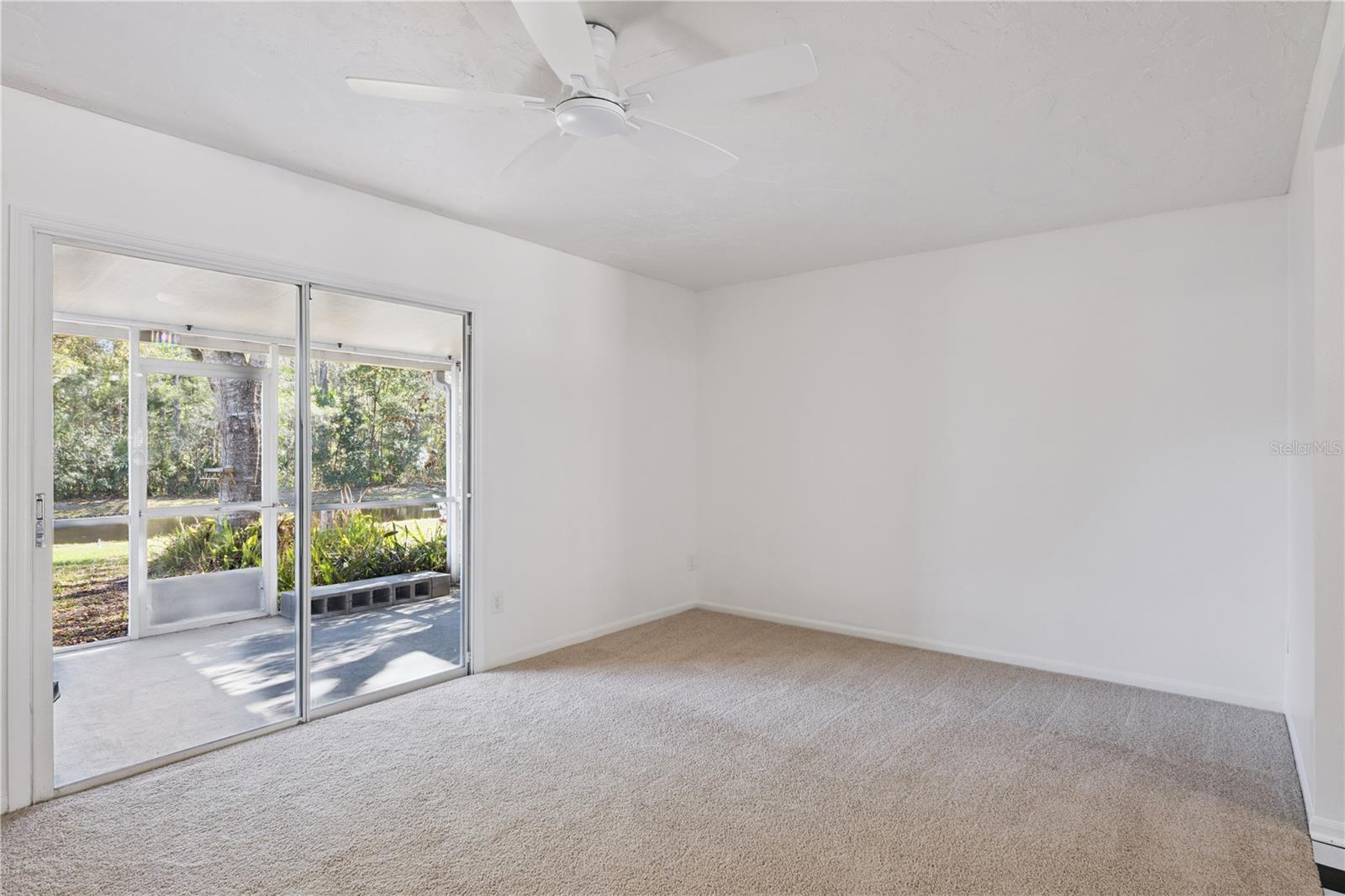 Image 16 of 37 For 565 Green Spring Circle