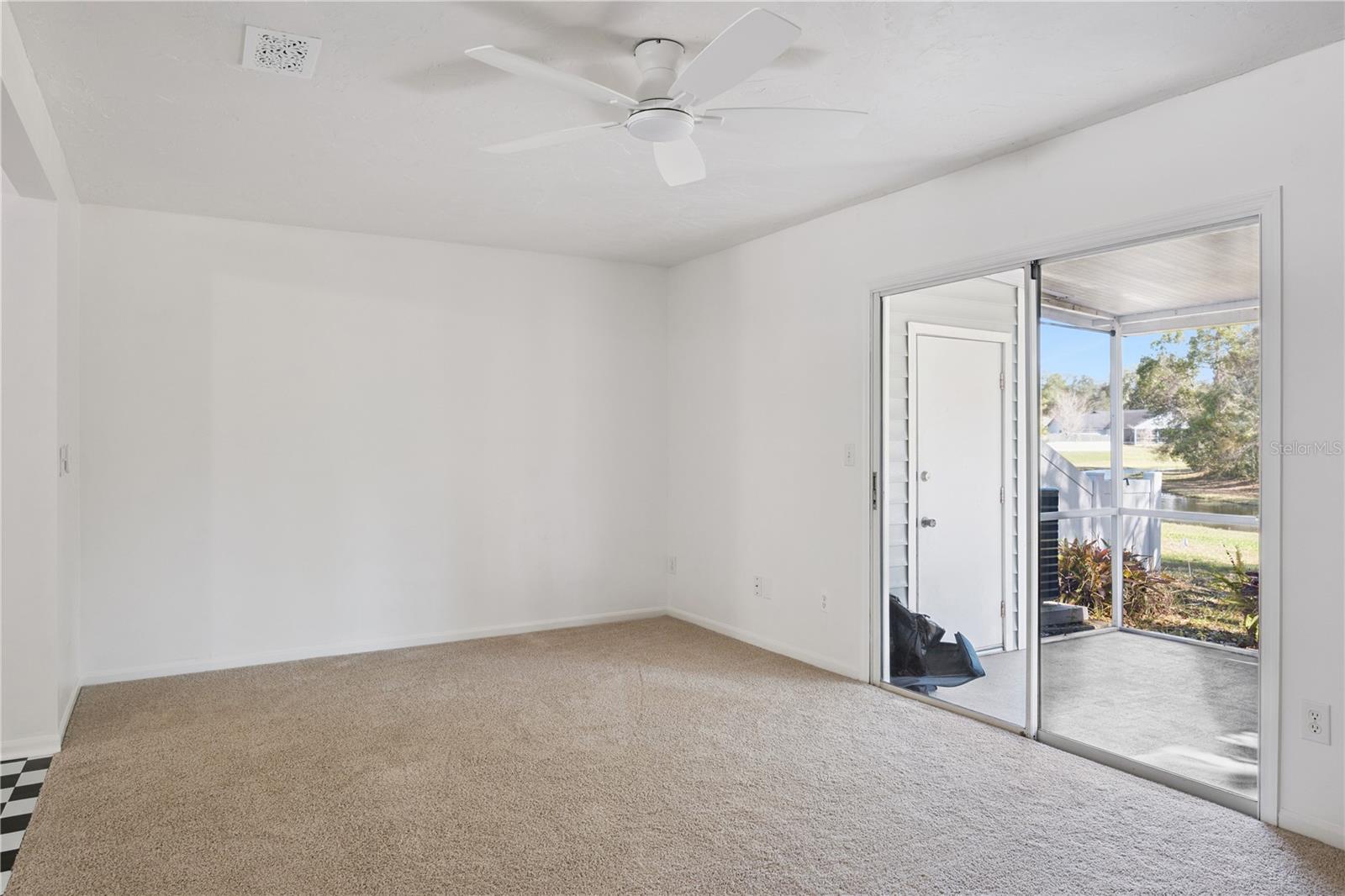 Image 17 of 37 For 565 Green Spring Circle