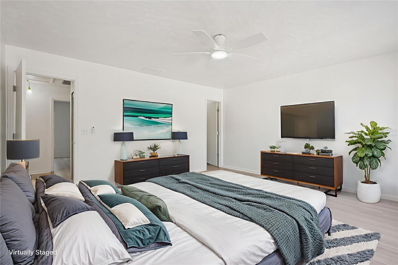 Image 20 of 37 For 565 Green Spring Circle