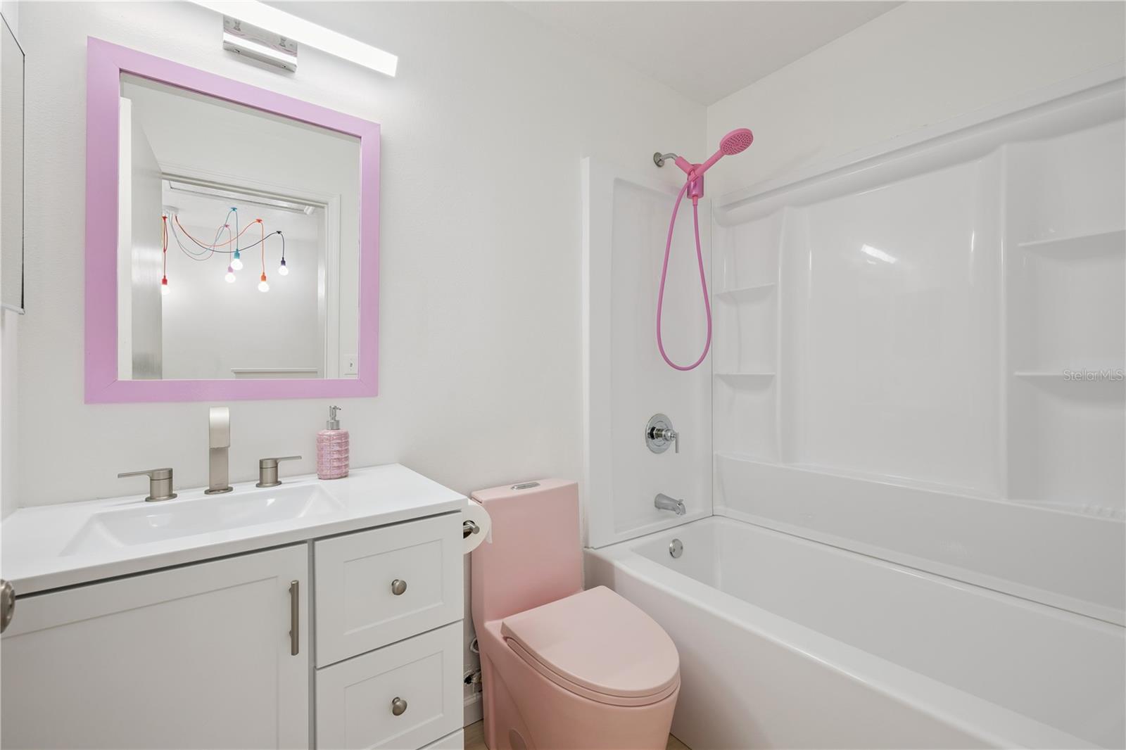 Image 22 of 37 For 565 Green Spring Circle