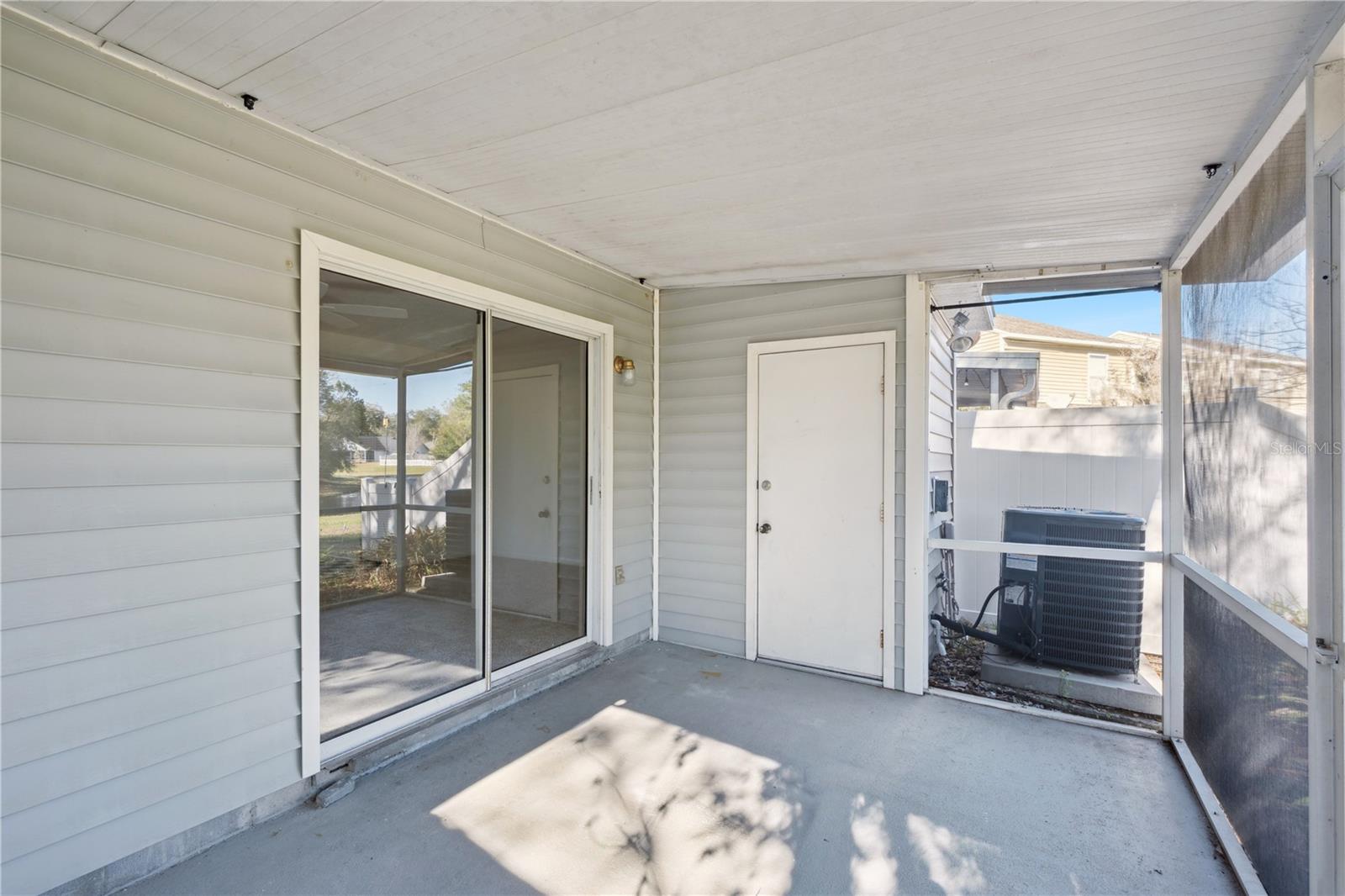 Image 30 of 37 For 565 Green Spring Circle