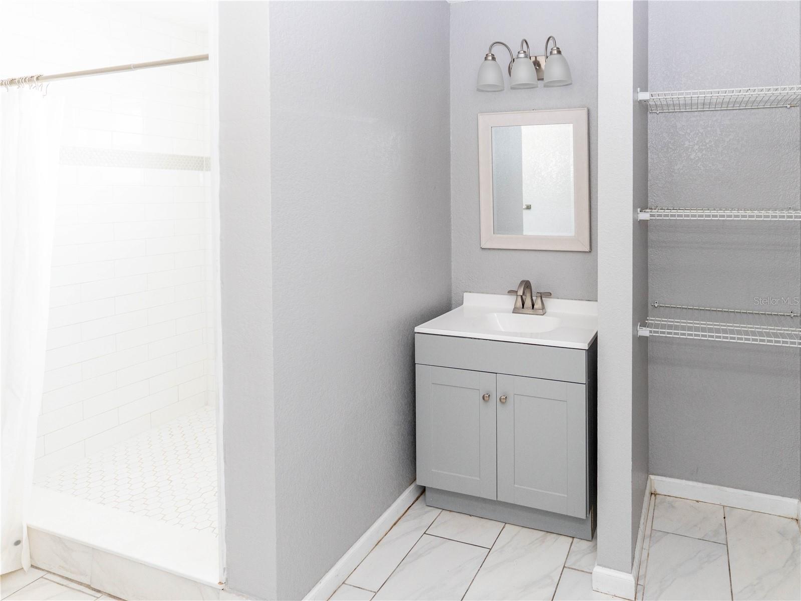 Image 10 of 17 For 133 Park Avenue A