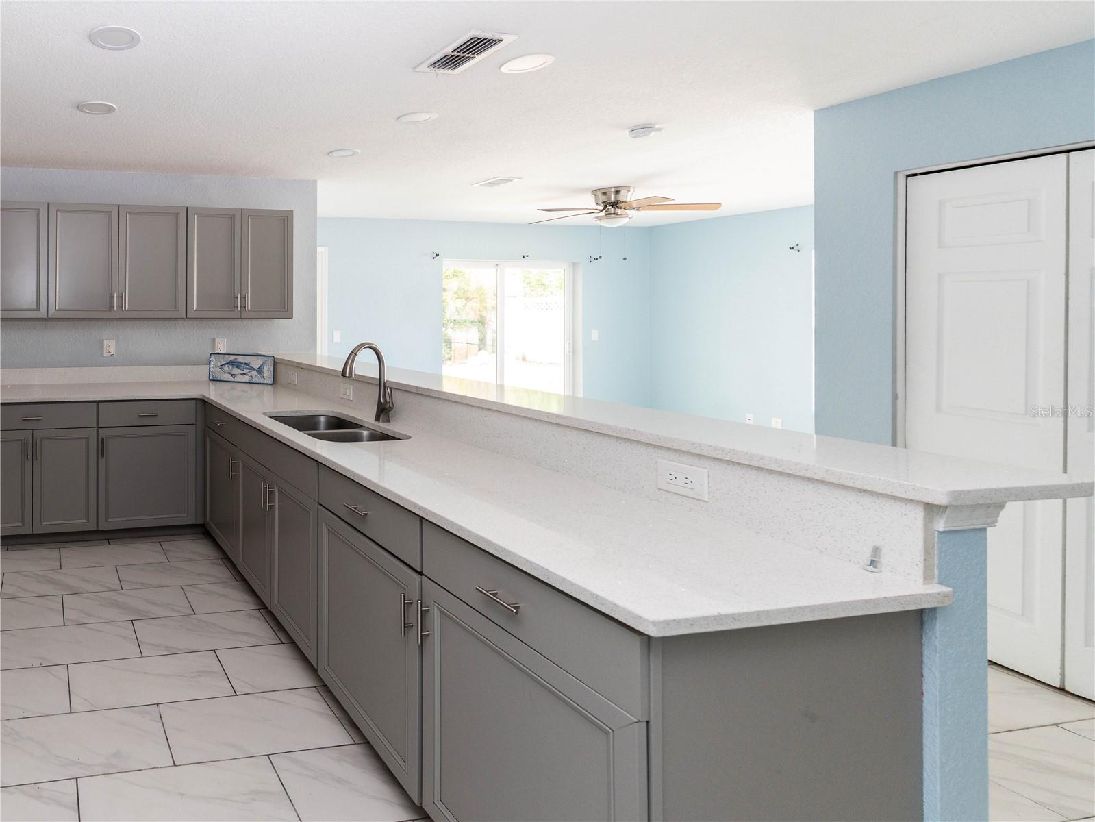 Image 3 of 17 For 133 Park Avenue A