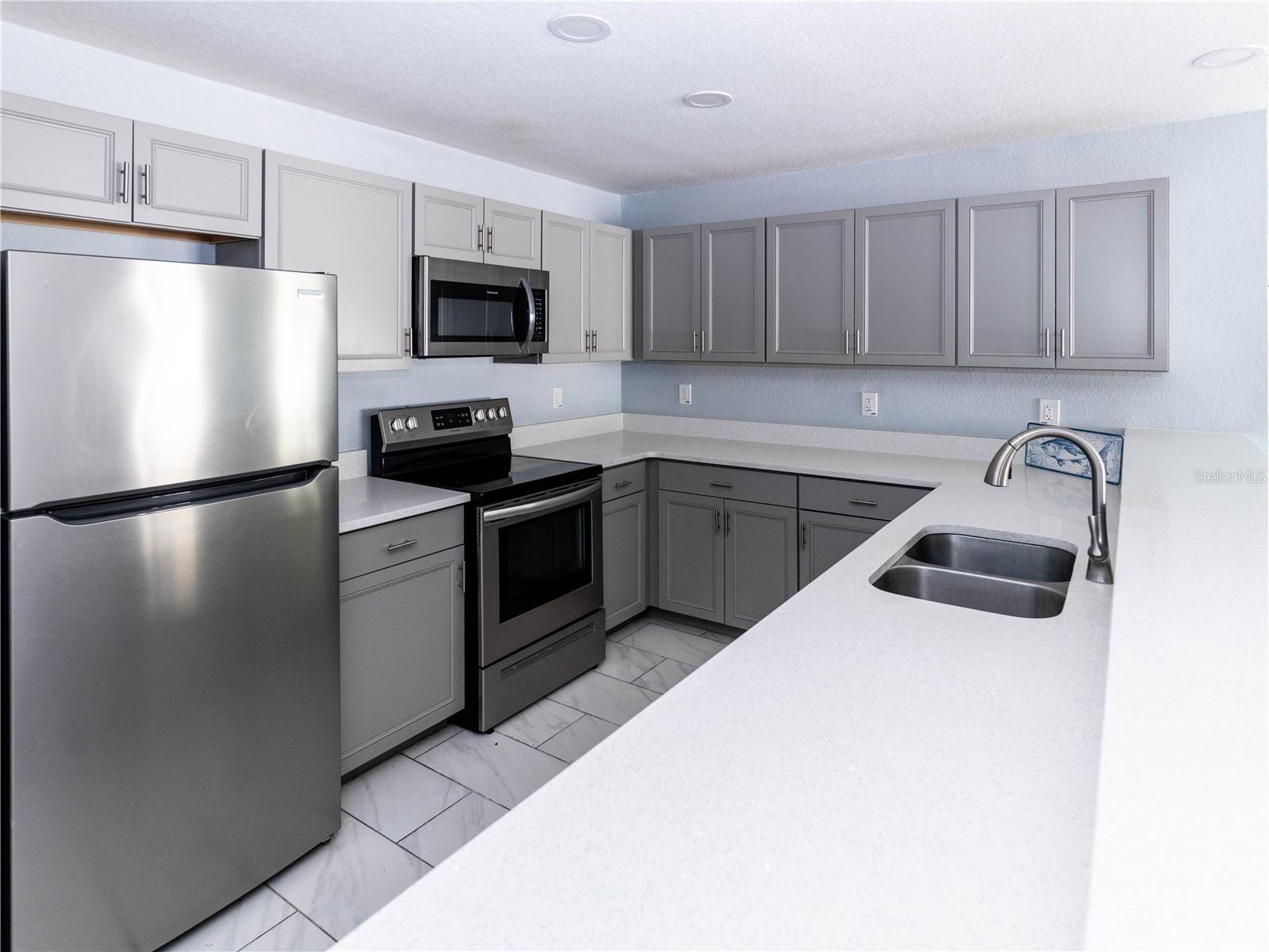 Image 4 of 17 For 133 Park Avenue A