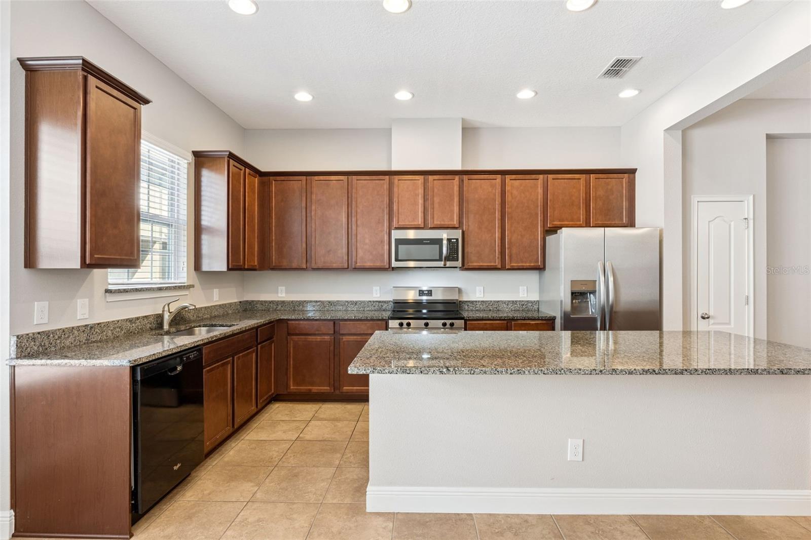 Image 16 of 47 For 2037 Lobelia Drive