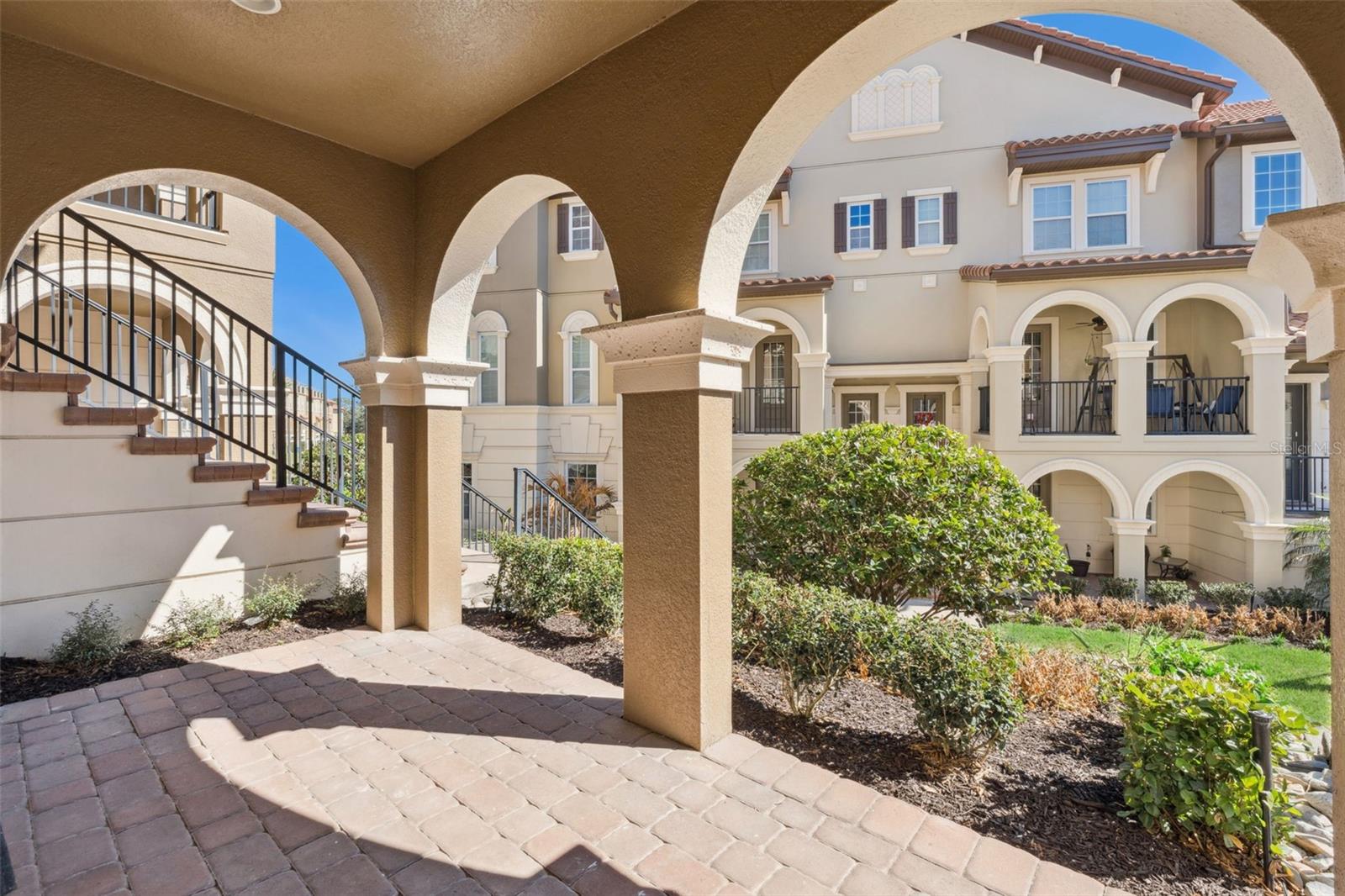 Image 4 of 47 For 2037 Lobelia Drive