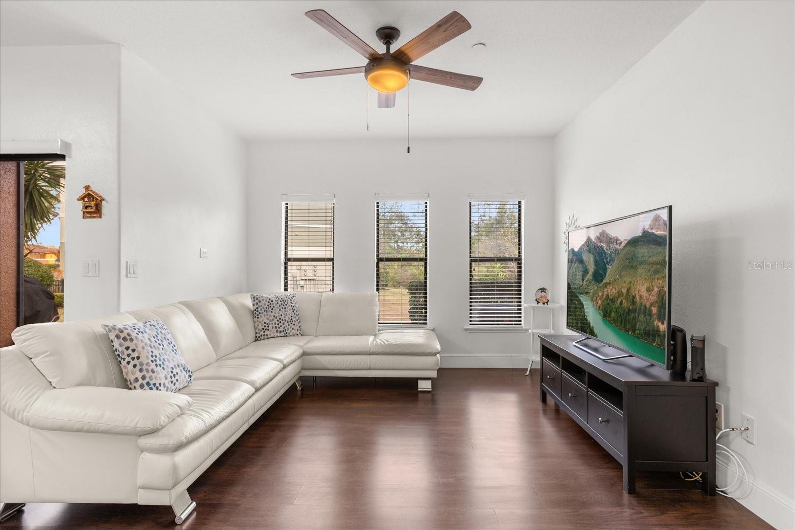 Image 7 of 32 For 9651 Doris Lane