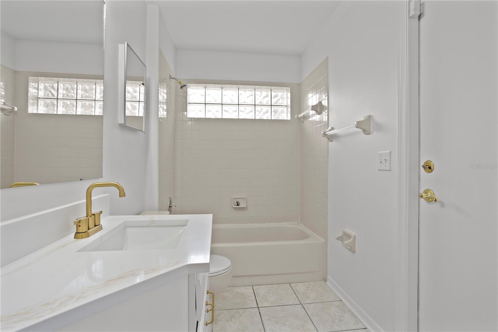 Image 18 of 53 For 1356 American Elm Drive