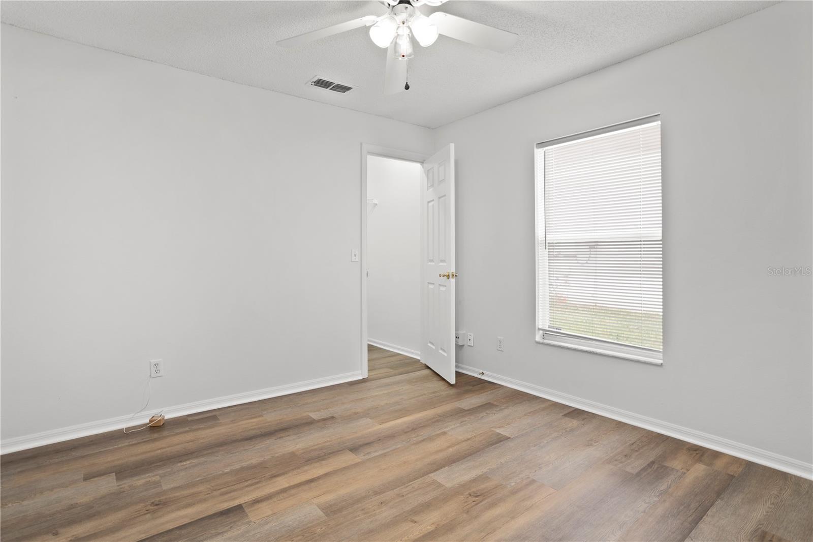 Image 25 of 53 For 1356 American Elm Drive