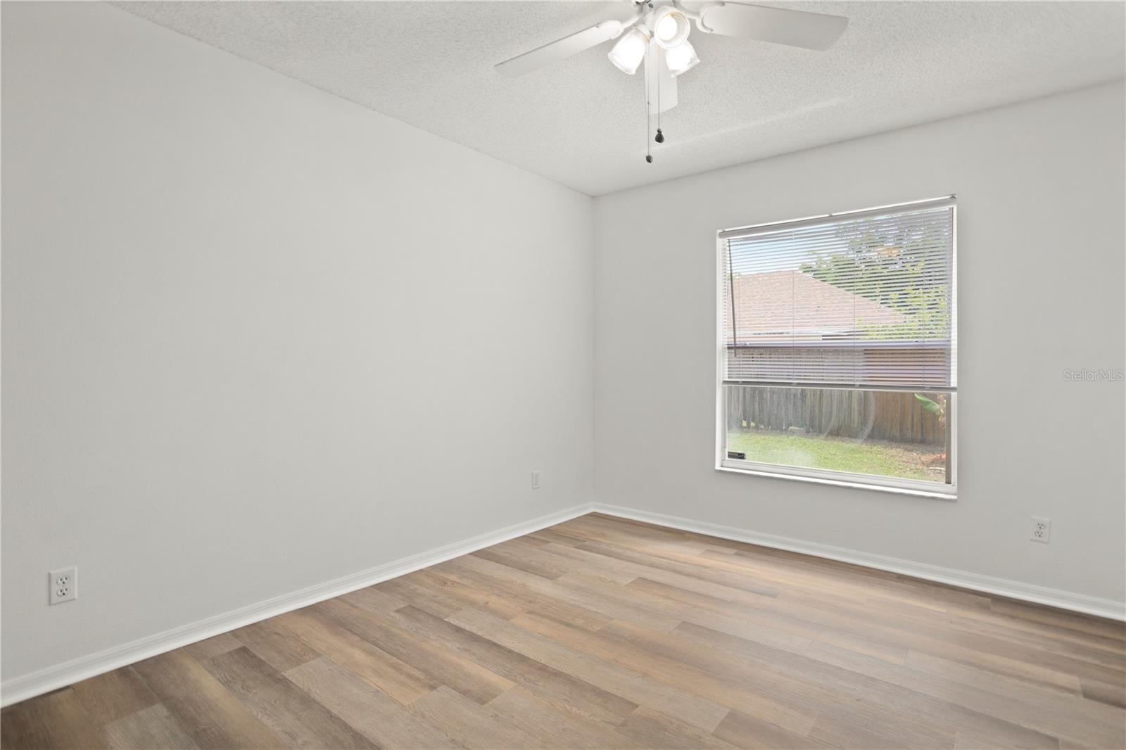 Image 27 of 53 For 1356 American Elm Drive