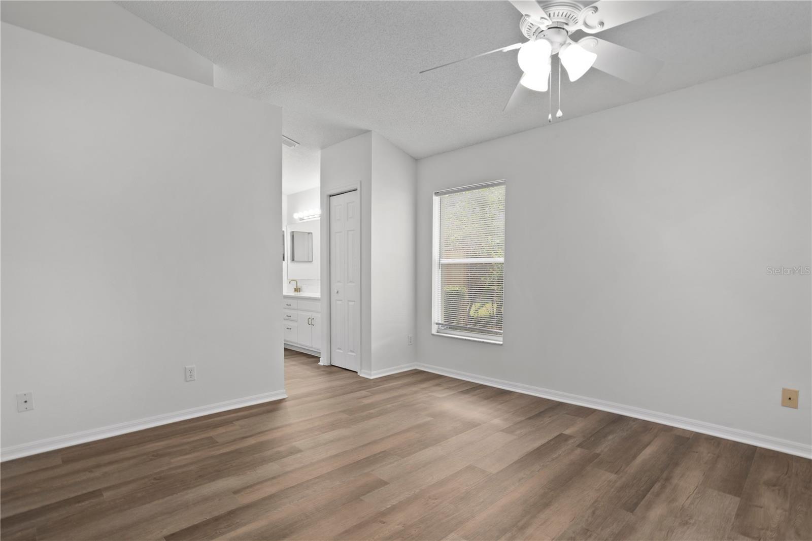 Image 32 of 53 For 1356 American Elm Drive