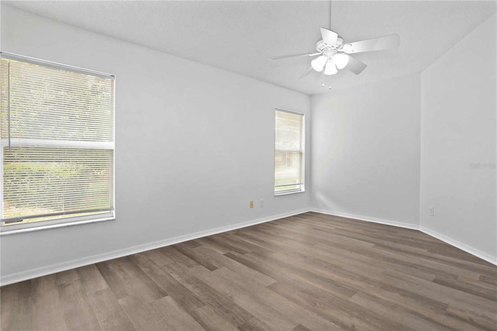 Image 33 of 53 For 1356 American Elm Drive