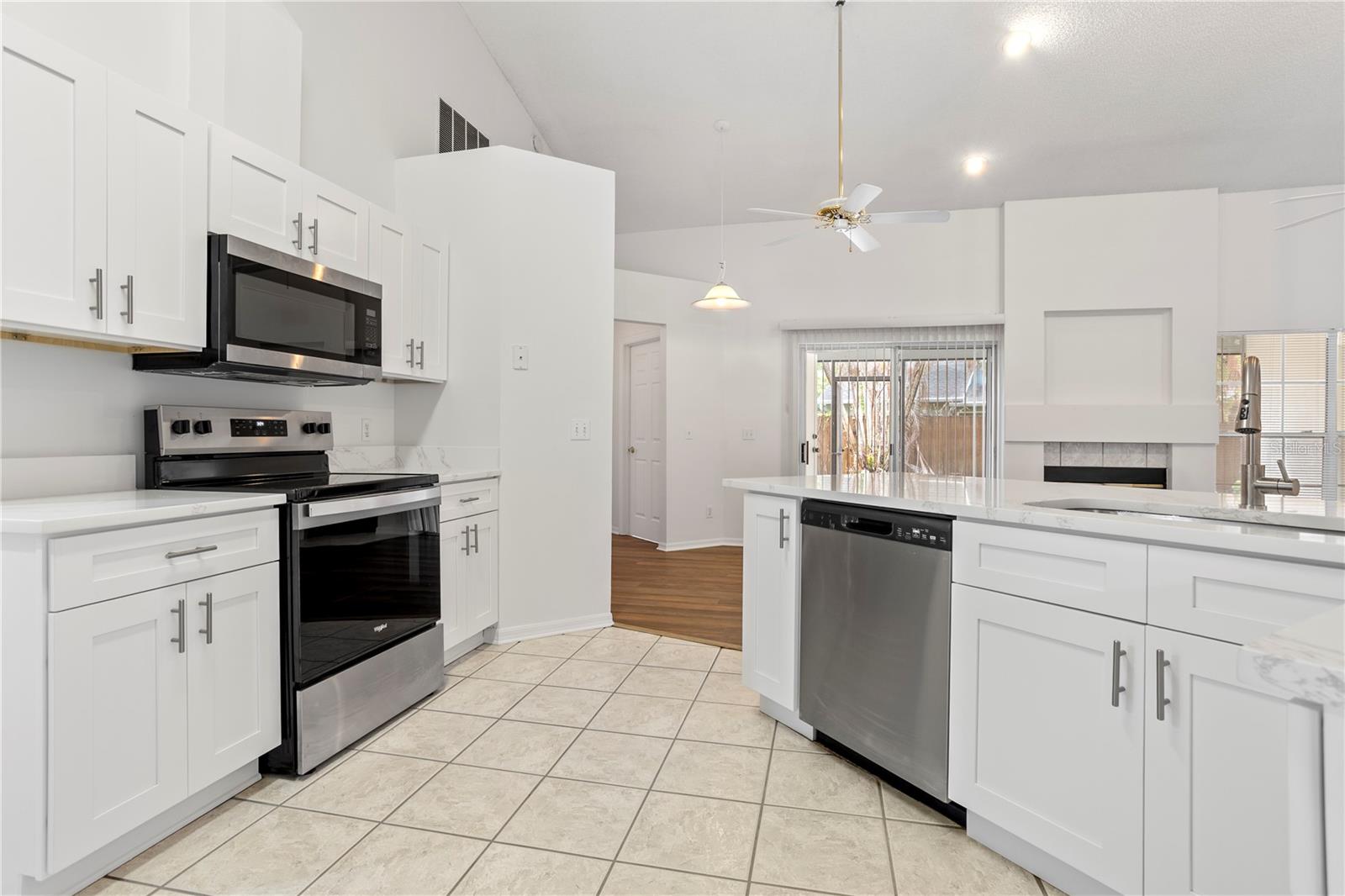 Image 7 of 53 For 1356 American Elm Drive