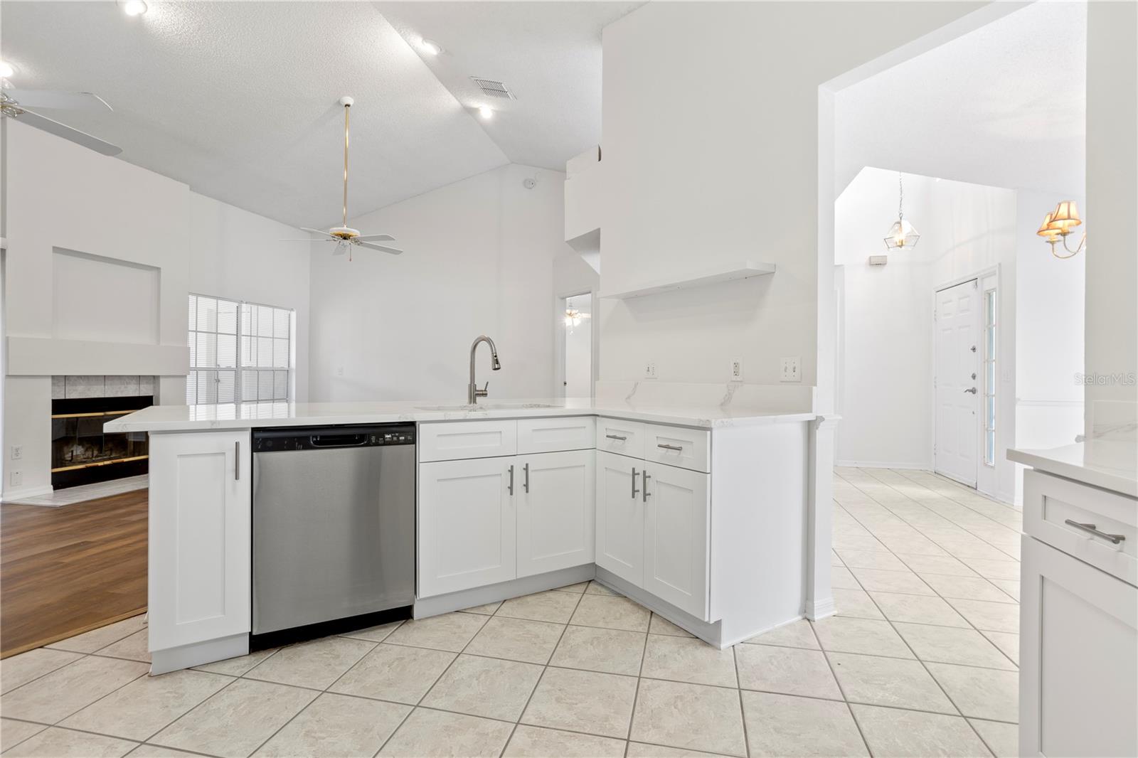 Image 8 of 53 For 1356 American Elm Drive