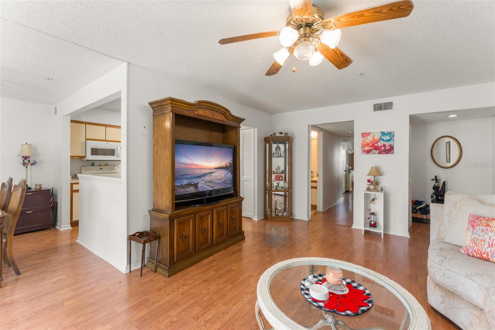 Image 17 of 38 For 5300 Dover Village Lane 4