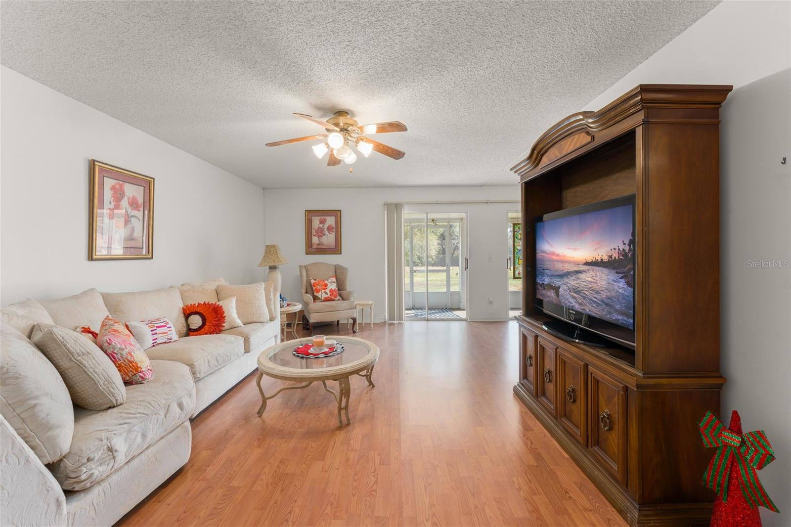 Image 19 of 38 For 5300 Dover Village Lane 4