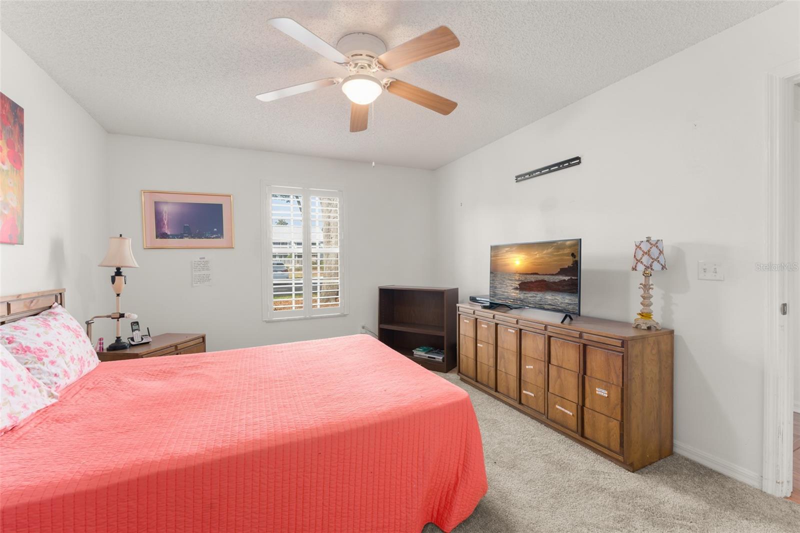 Image 22 of 38 For 5300 Dover Village Lane 4