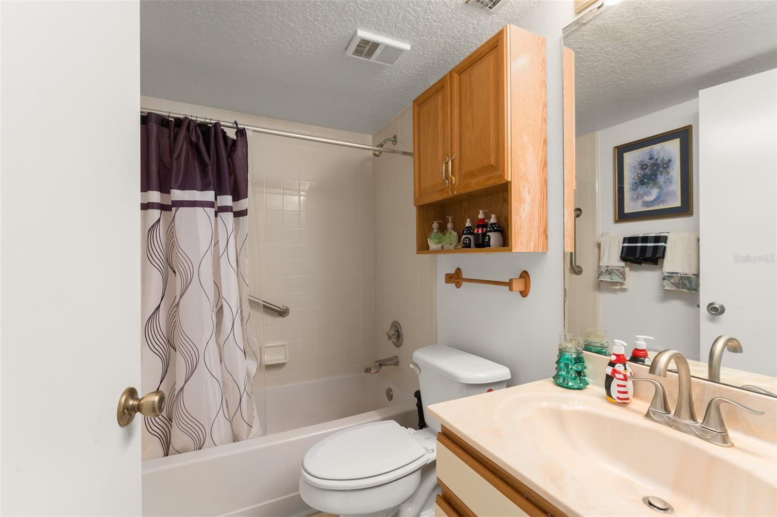 Image 24 of 38 For 5300 Dover Village Lane 4