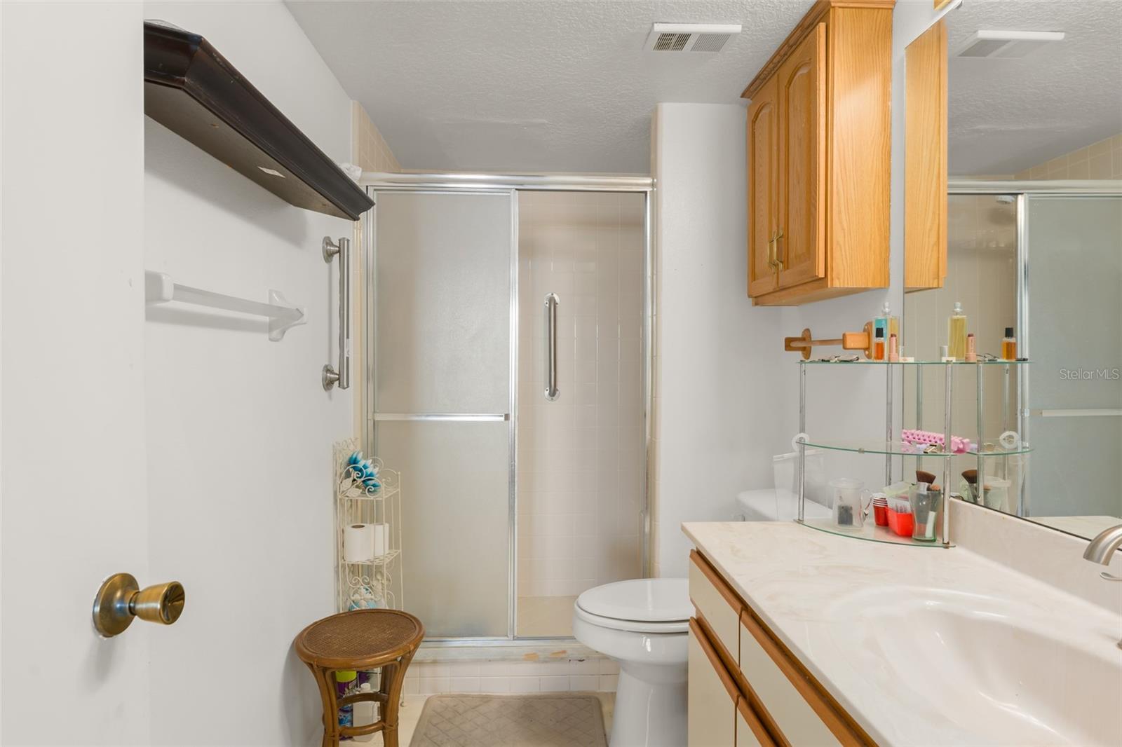 Image 28 of 38 For 5300 Dover Village Lane 4