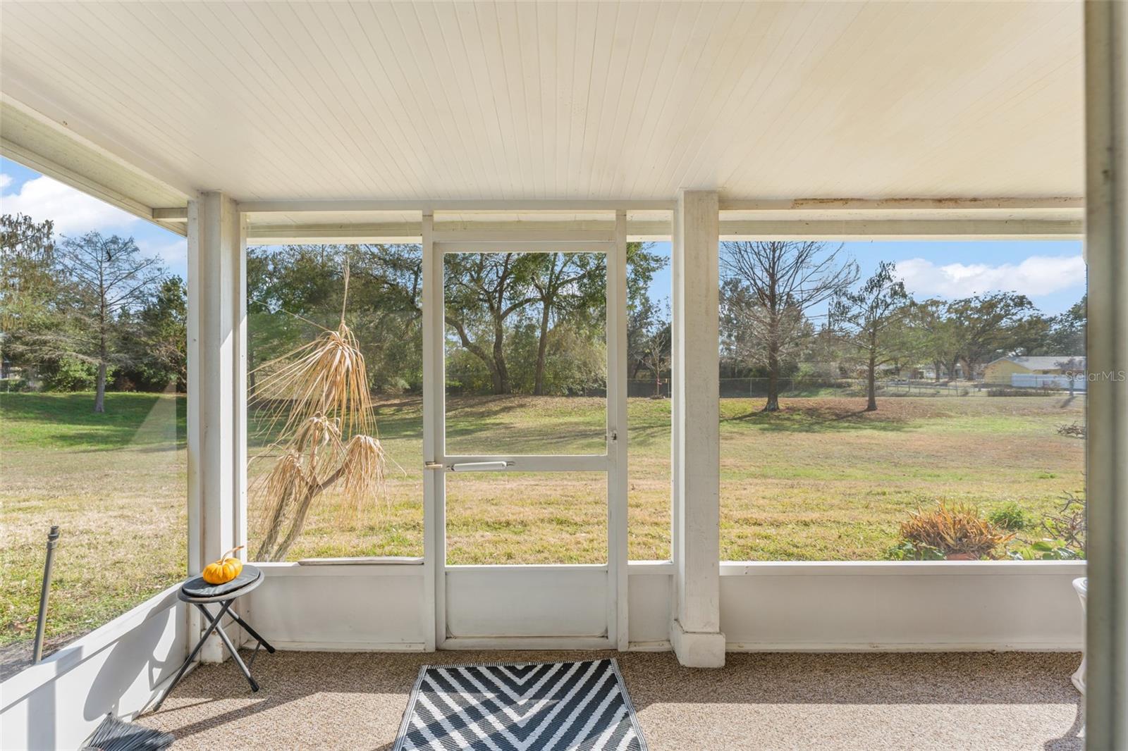 Image 29 of 38 For 5300 Dover Village Lane 4