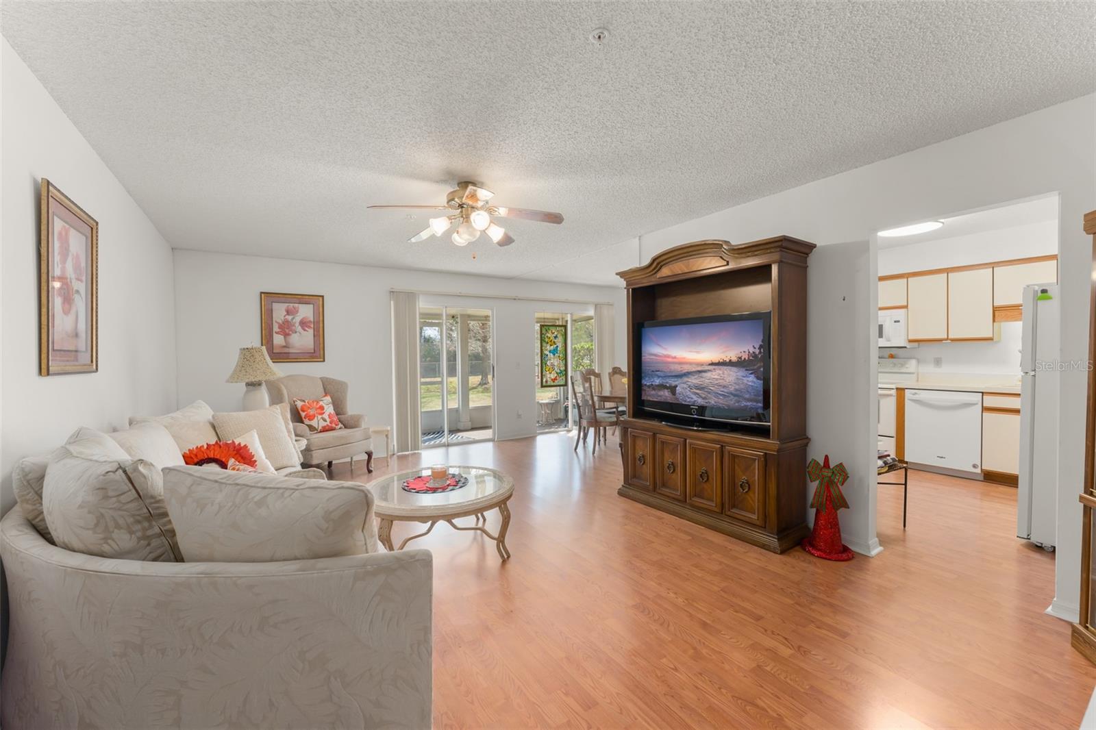 Image 6 of 38 For 5300 Dover Village Lane 4