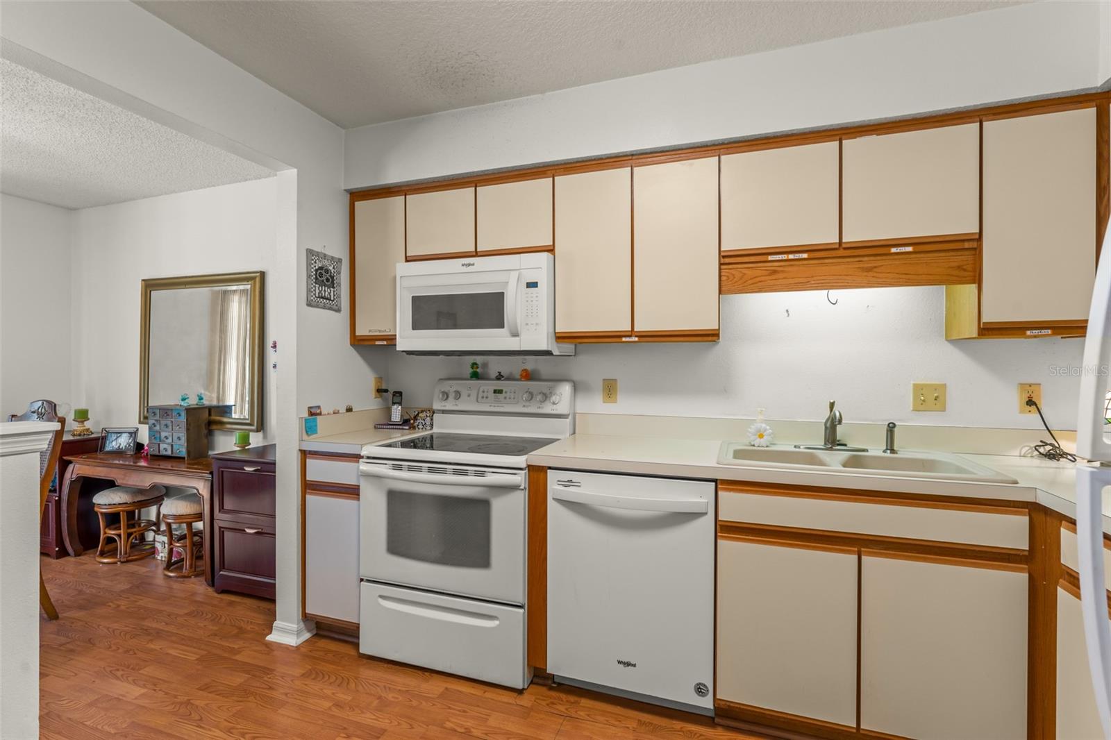 Image 7 of 38 For 5300 Dover Village Lane 4