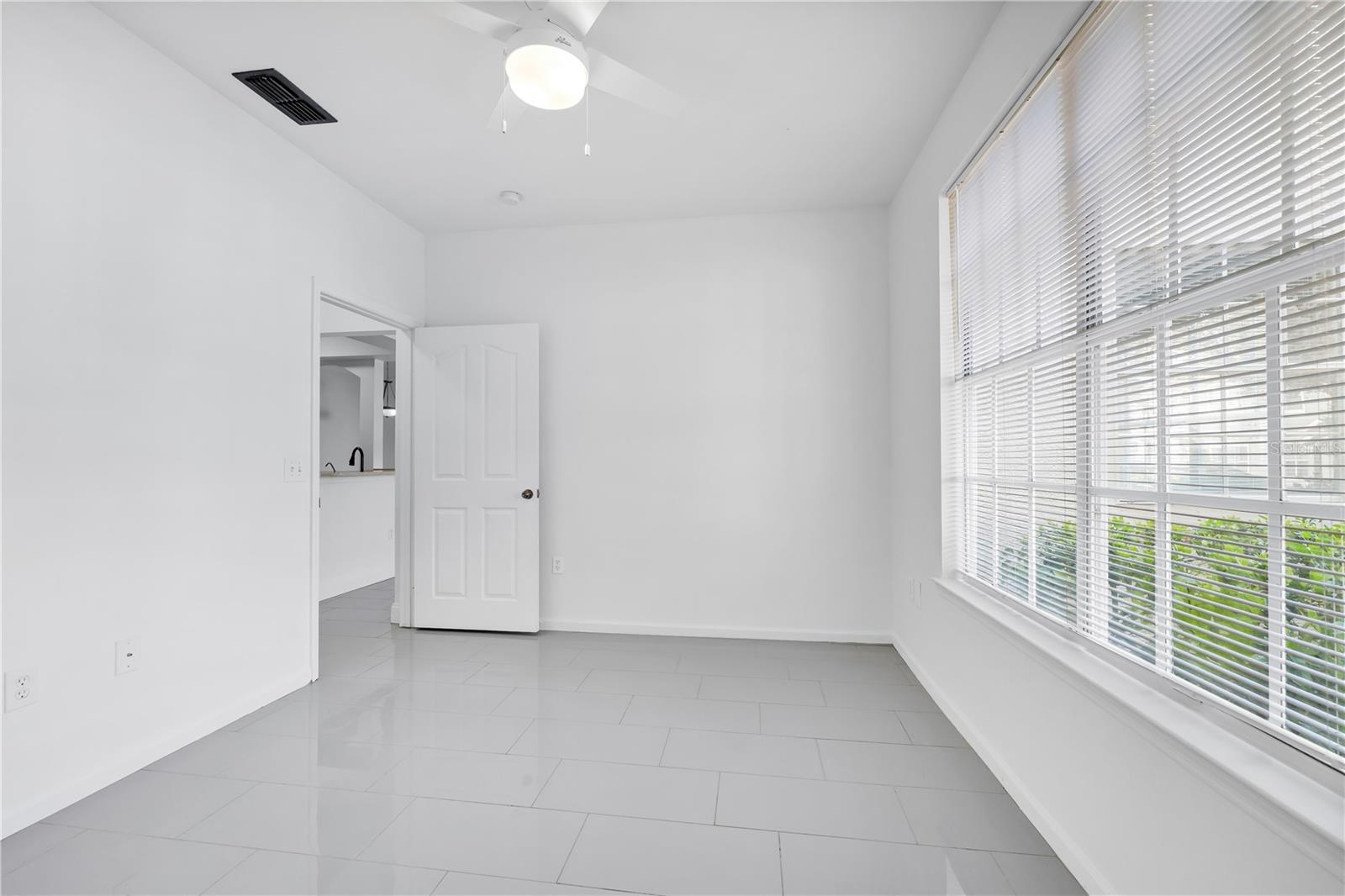 Image 20 of 45 For 12855 Madison Pointe Circle 101