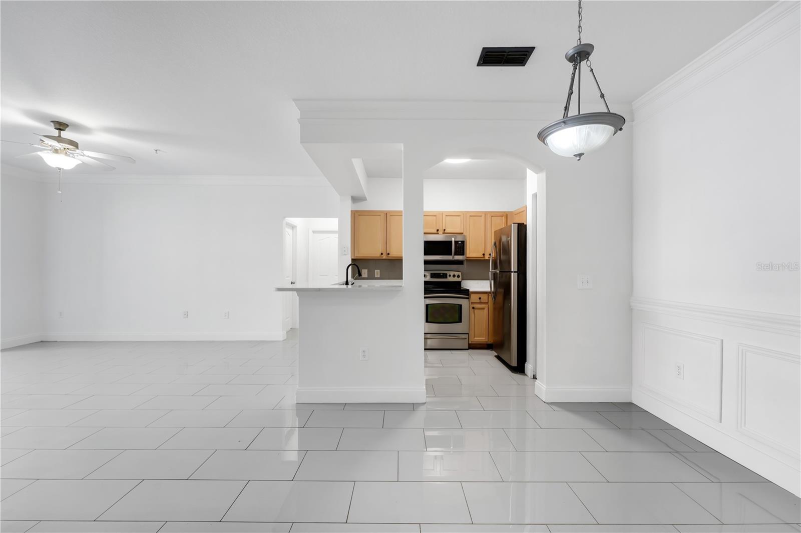 Image 6 of 45 For 12855 Madison Pointe Circle 101