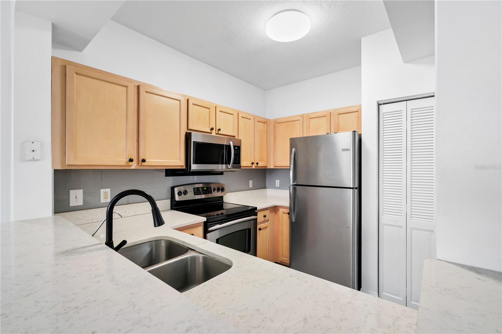 Image 8 of 45 For 12855 Madison Pointe Circle 101