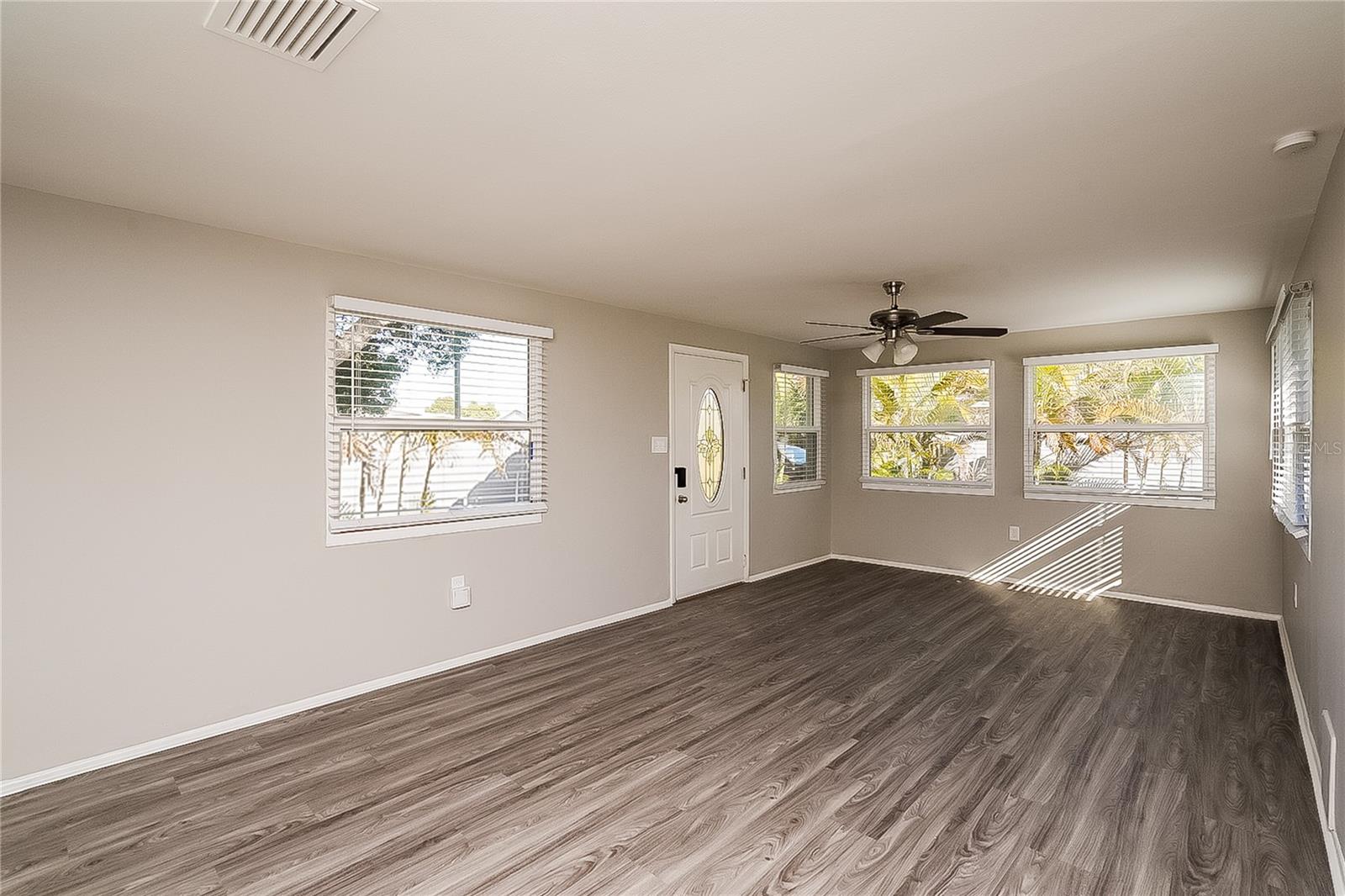 Image 4 of 16 For 10246 108th Avenue