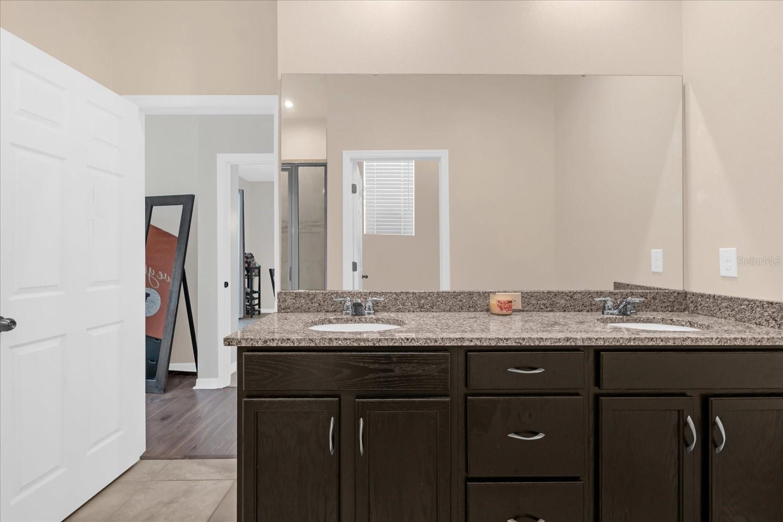 Image 16 of 30 For 2401 Avian Loop