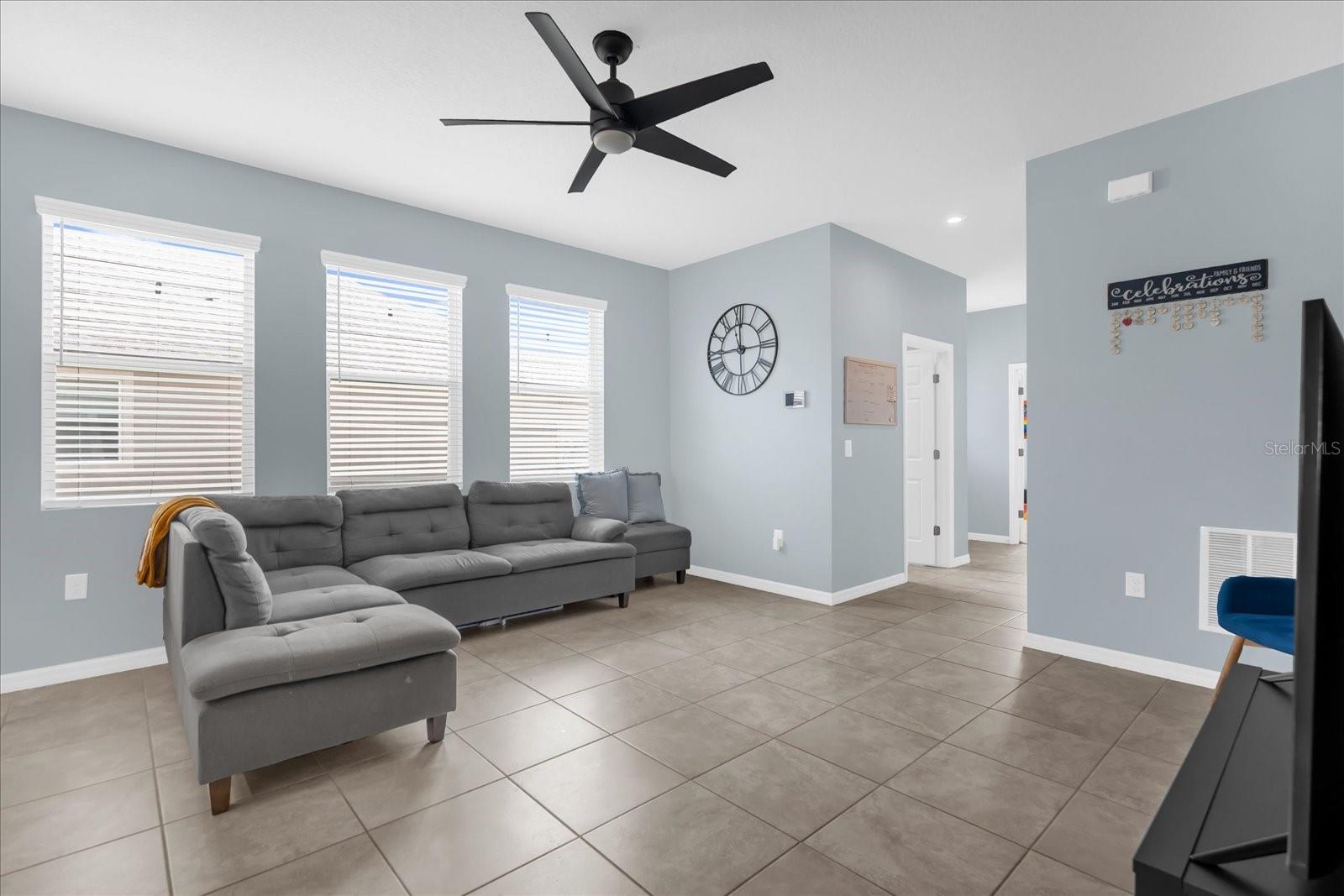 Image 7 of 30 For 2401 Avian Loop