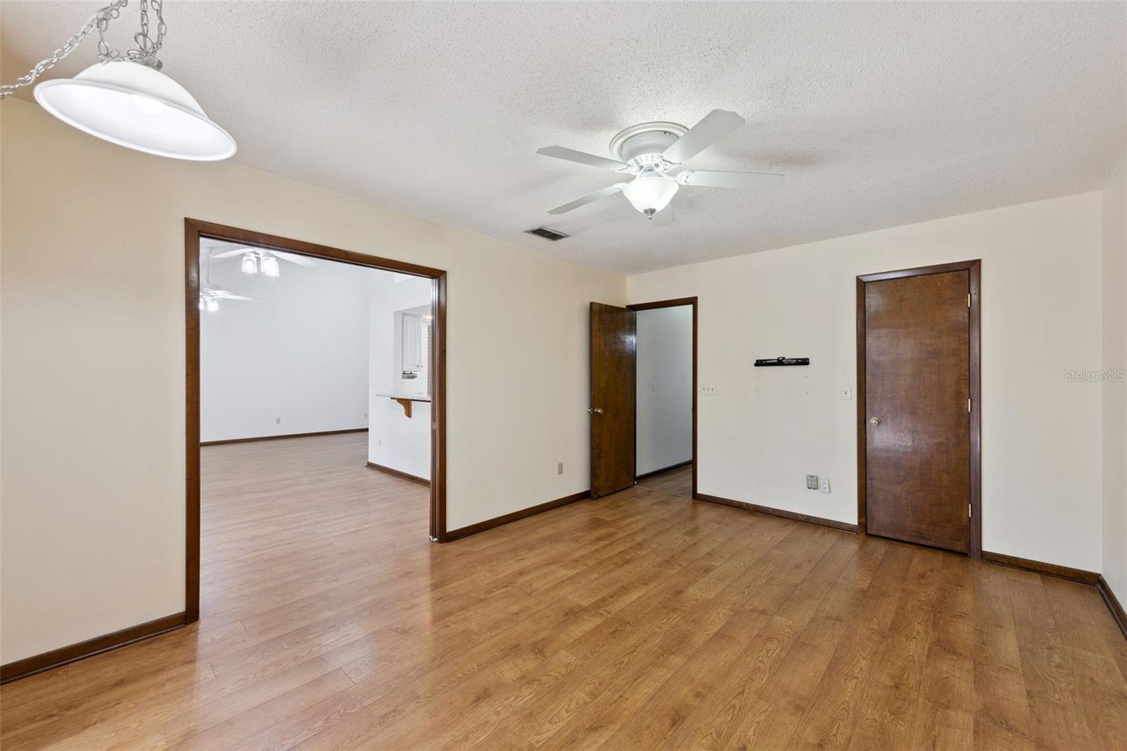 Image 18 of 36 For 121 Feather Edge Loop 5e