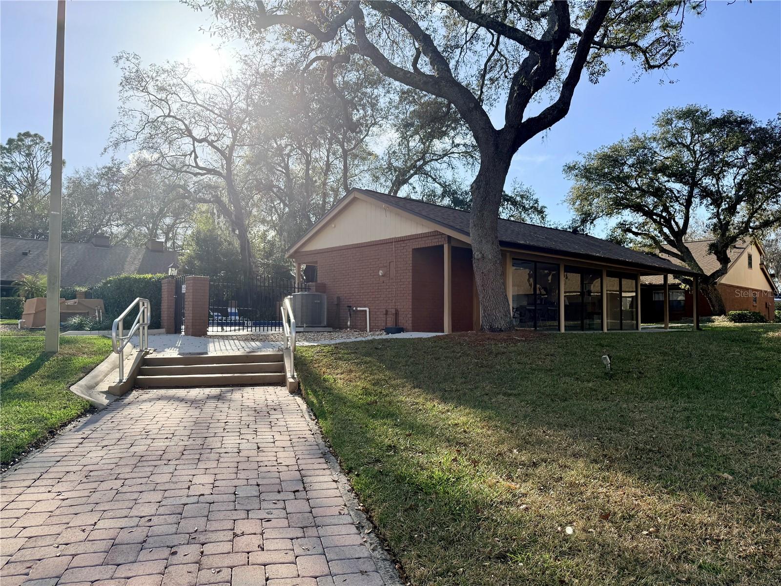 Image 26 of 36 For 121 Feather Edge Loop 5e