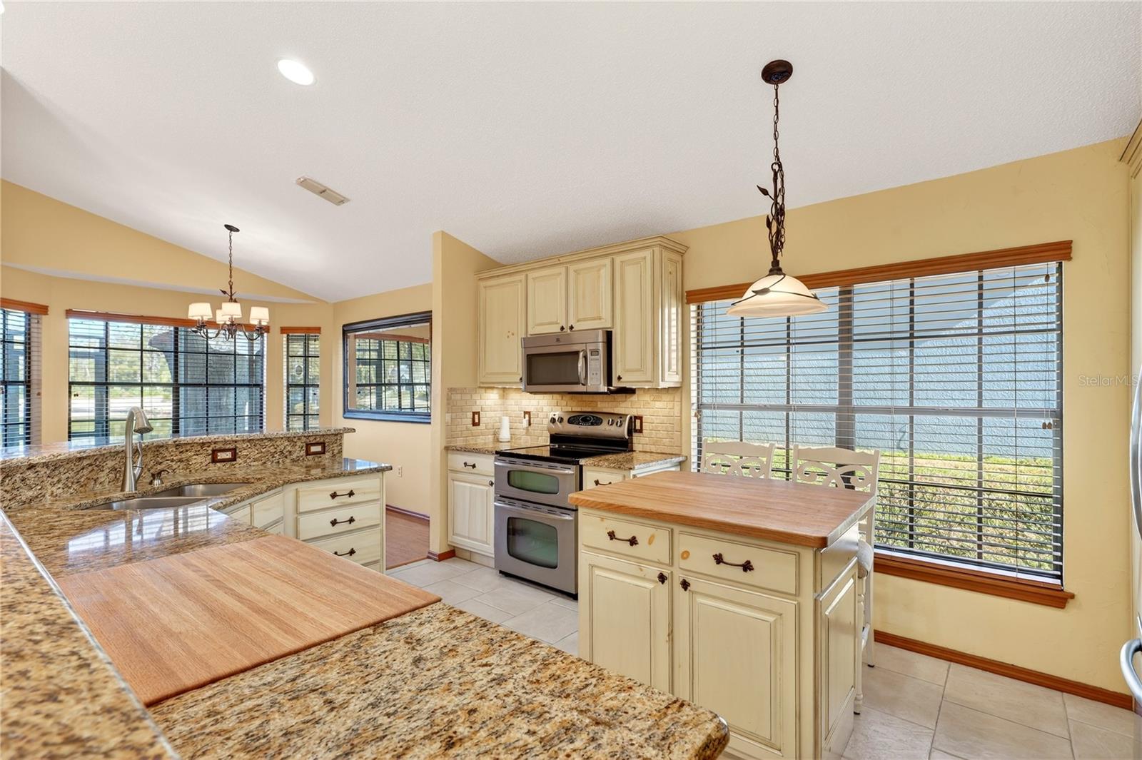 Image 20 of 68 For 1098 Piedmont Oaks Drive