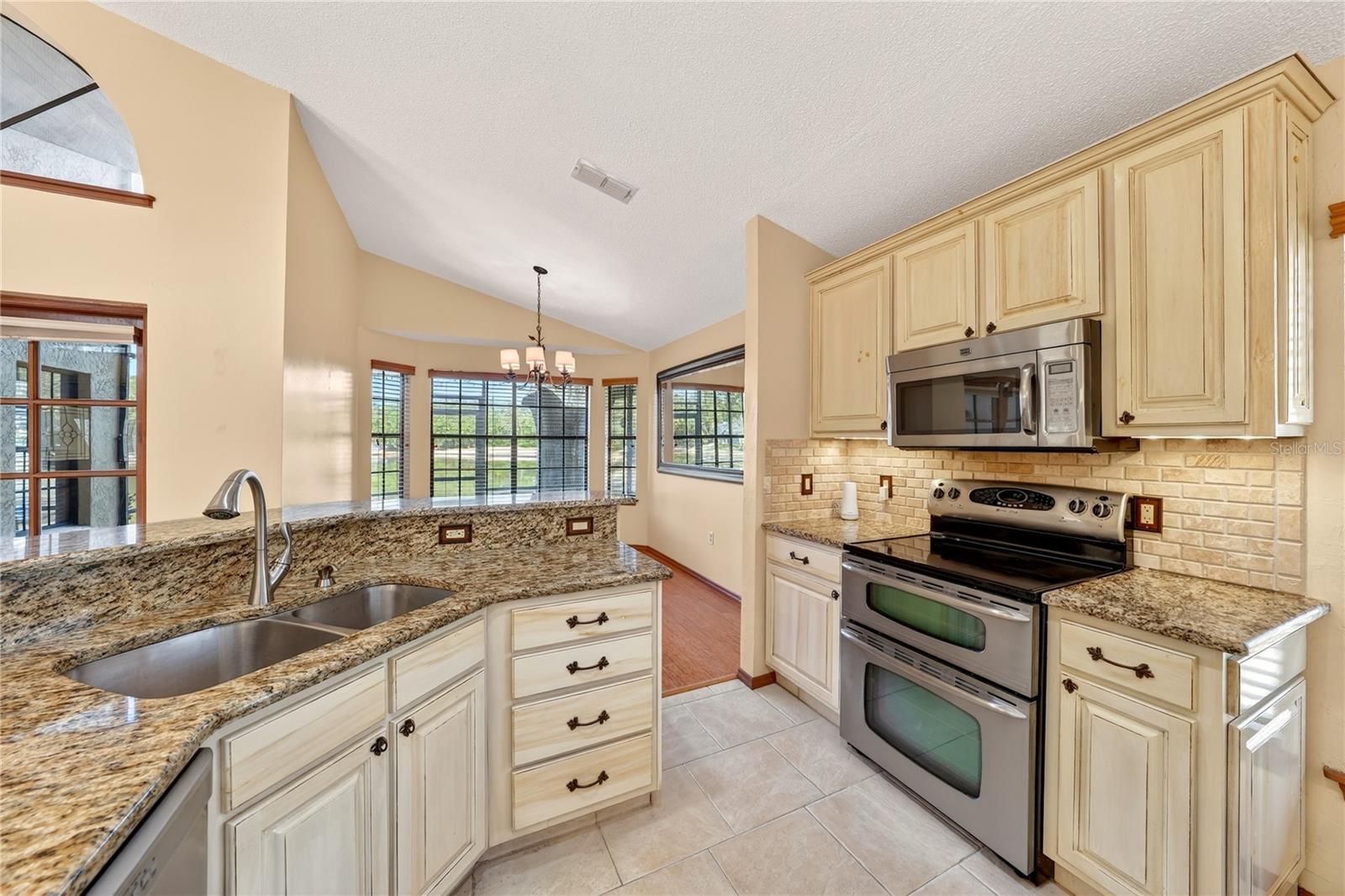 Image 25 of 68 For 1098 Piedmont Oaks Drive